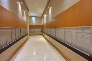 253 NE 2nd St, Miami, FL 33132 - Photo 8