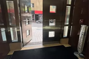 253 NE 2nd St, Miami, FL 33132 - Photo 36