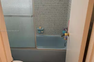 18555 NE 14th Ave, Miami, FL 33179 - Photo 14