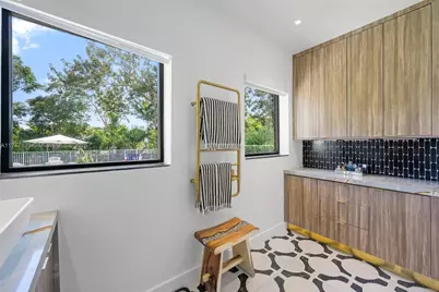 14745 N Spur Dr, Miami, FL 33161 - Photo 22