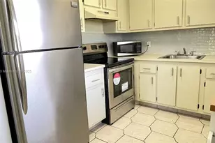 13455 SW 3rd St, Pembroke Pines, FL 33027 - Photo 8