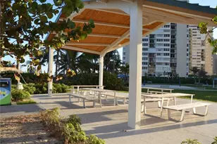 1000 Parkview Dr, Hallandale Beach, FL 33009 - Photo 32