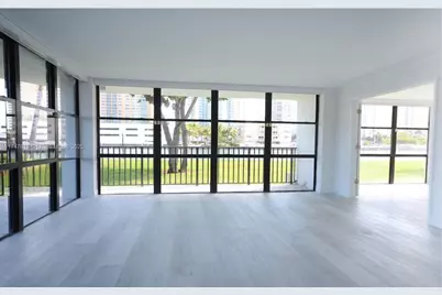 1000 Parkview Dr #121, Hallandale Beach, FL 33009 - Photo 2