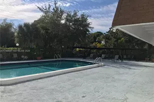 16950 W Dixie Hwy A631 Hwy, North Miami Beach, FL 33160 - Photo 18