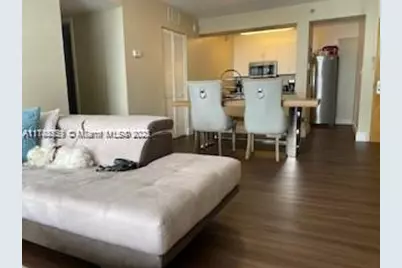 1200 Brickell Bay Dr #3924, Miami, FL 33131 - Photo 8