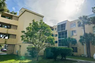 942 NE 199th St, Miami, FL 33179 - Photo 1