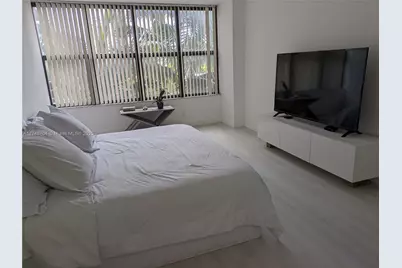 [Address not provided], Hallandale Beach, FL 33009 - Photo 14