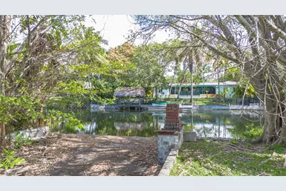 11701 W Biscayne Canal Rd, Miami, FL 33161 - Photo 10