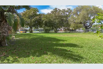 11701 W Biscayne Canal Rd, Miami, FL 33161 - Photo 8