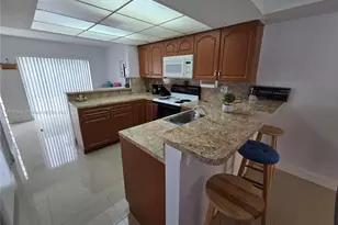 8485 SW 156th Pl, Miami, FL 33193 - Photo 12