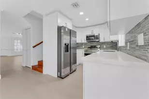 9745 NW 37th St, Sunrise, FL 33351 - Photo 12