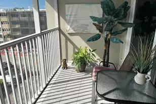 330 SE 2nd St, Hallandale Beach, FL 33009 - Photo 8