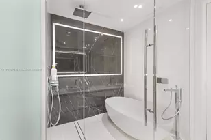 300 Biscayne Blvd Way, Miami, FL 33131 - Photo 6