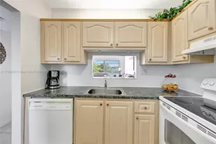 5002 NW 35th St, Lauderdale Lakes, FL 33319 - Photo 10