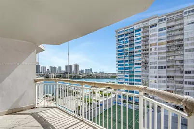 18051 Biscayne Blvd #801, Aventura, FL 33160 - Photo 4