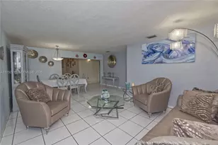 10745 Westwood Lake Dr, Miami, FL 33165 - Photo 18