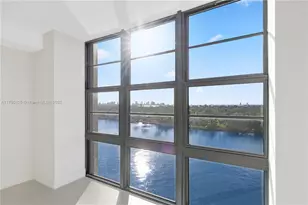 5500 Collins Ave, Miami Beach, FL 33140 - Photo 22