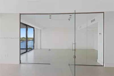 5500 Collins Ave #802, Miami Beach, FL 33140 - Photo 12
