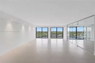5500 Collins Ave, Miami Beach, FL 33140 - Photo 10