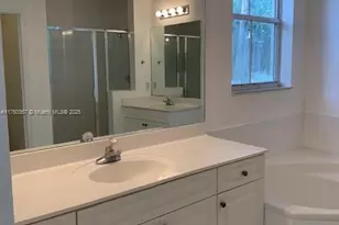 7506 NW 113th Path, Doral, FL 33178 - Photo 16