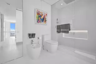 300 S Biscayne Blvd, Miami, FL 33131 - Photo 22