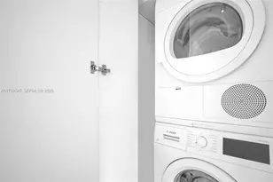 300 S Biscayne Blvd, Miami, FL 33131 - Photo 26