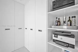 300 S Biscayne Blvd, Miami, FL 33131 - Photo 24