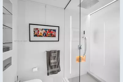 300 S Biscayne Blvd #L-1012, Miami, FL 33131 - Photo 22