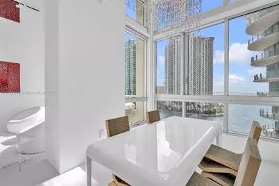 300 S Biscayne Blvd #L-1012, Miami, FL 33131 - Photo 16