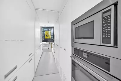 300 S Biscayne Blvd #L-1012, Miami, FL 33131 - Photo 16