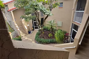 365 SW 86th Ave, Pembroke Pines, FL 33025 - Photo 10