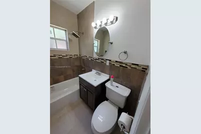 70 NW 33rd St, Miami, FL 33127 - Photo 30