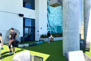 398 NE 5th St, Miami, FL 33132 - Photo 18