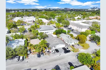 1717 NE 25th St, Wilton Manors, FL 33305 - Photo 30