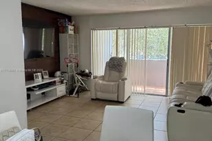 9351 Fontainebleau Blvd, Miami, FL 33172 - Photo 6