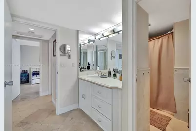 3625 N Country Club Dr #1903, Aventura, FL 33180 - Photo 40
