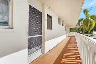 2905 Point E Dr, Aventura, FL 33160 - Photo 6