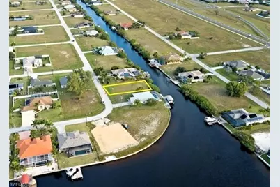 407 NW 33rd Ave, Cape Coral, FL 33993 - Photo 8