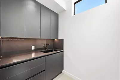 2572 NE 182nd Ter, North Miami Beach, FL 33160 - Photo 22