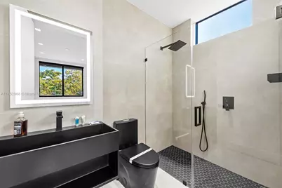 2572 NE 182nd Ter, North Miami Beach, FL 33160 - Photo 34