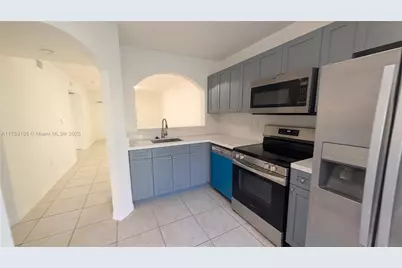 3395 NE 9th St #103, Homestead, FL 33033 - Photo 8