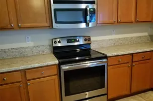 8917 W 35th Ct, Hialeah Gardens, FL 33018 - Photo 4