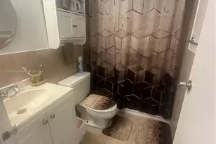 5851 Washington St, Hollywood, FL 33121 - Photo 16