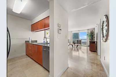 1200 Brickell Bay Dr #4019, Miami, FL 33131 - Photo 10