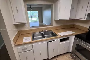 3710 NW 21st St, Lauderdale Lakes, FL 33311 - Photo 12