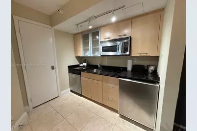 2670 E Sunrise Blvd #302, Fort Lauderdale, FL 33304 - Photo 16