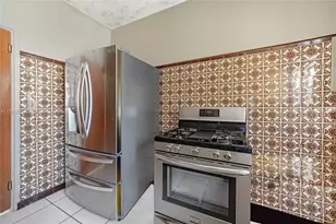 4727 NE 1st Ct, Miami, FL 33137 - Photo 18