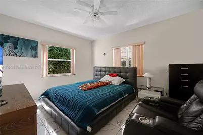 4727 NE 1st Ct, Miami, FL 33137 - Photo 20
