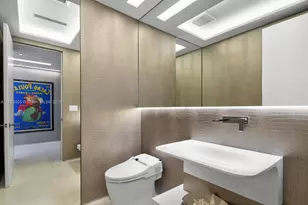 100 South Pointe Dr, Miami Beach, FL 33139 - Photo 24