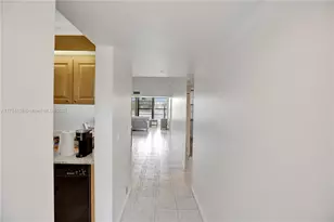 1524 Whitehall Dr, Davie, FL 33324 - Photo 18